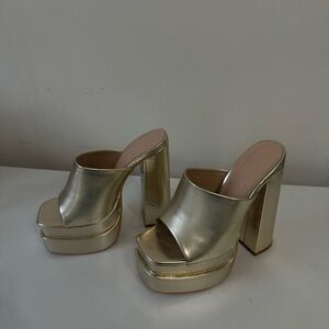PrettyLittleThing Metallic Gold Platform Mules